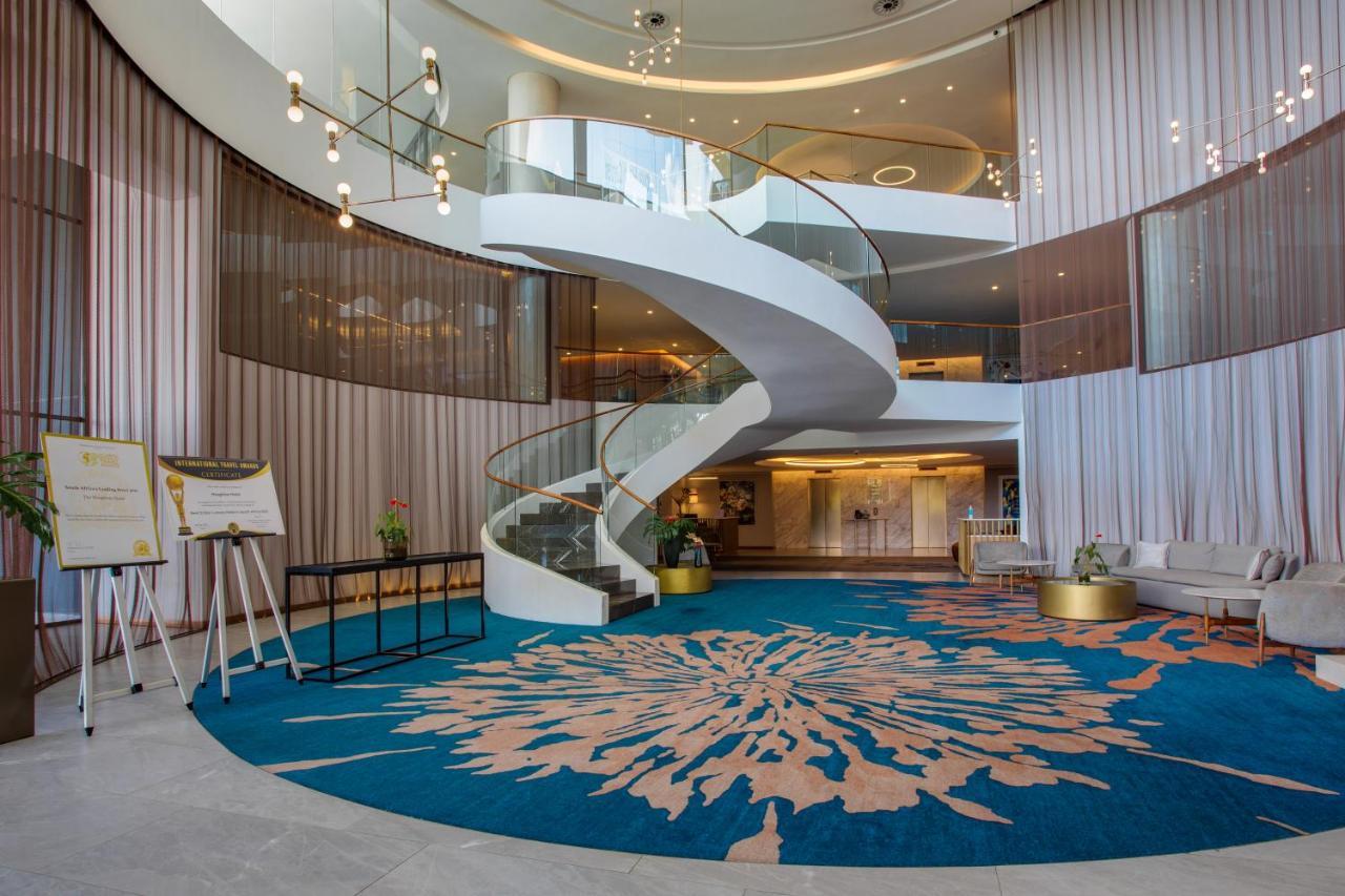 The Houghton Hotel, Spa, Wellness & Golf Johannesburg Exterior photo The lobby of the hotel